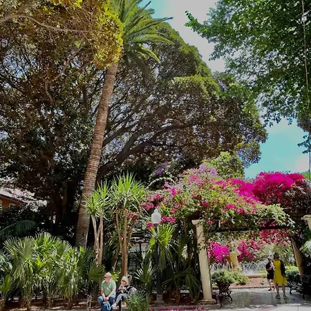 Atico Reformado, Luminoso Y Amplio *